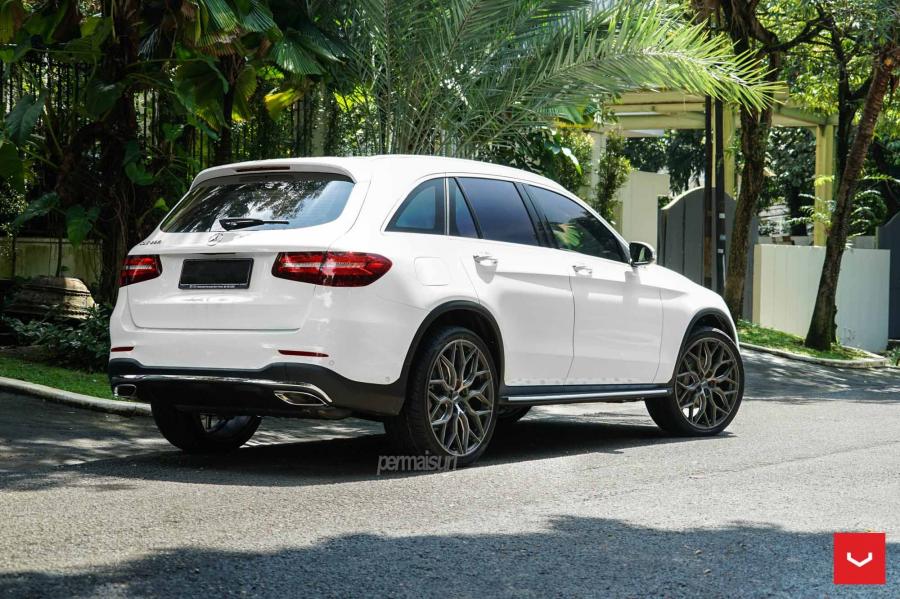  Mercedes-Benz GLC200 4Matic AMG Line by Permaisuri on Vossen Wheels (HF-2) 2019 года  (фото 11 из 12)